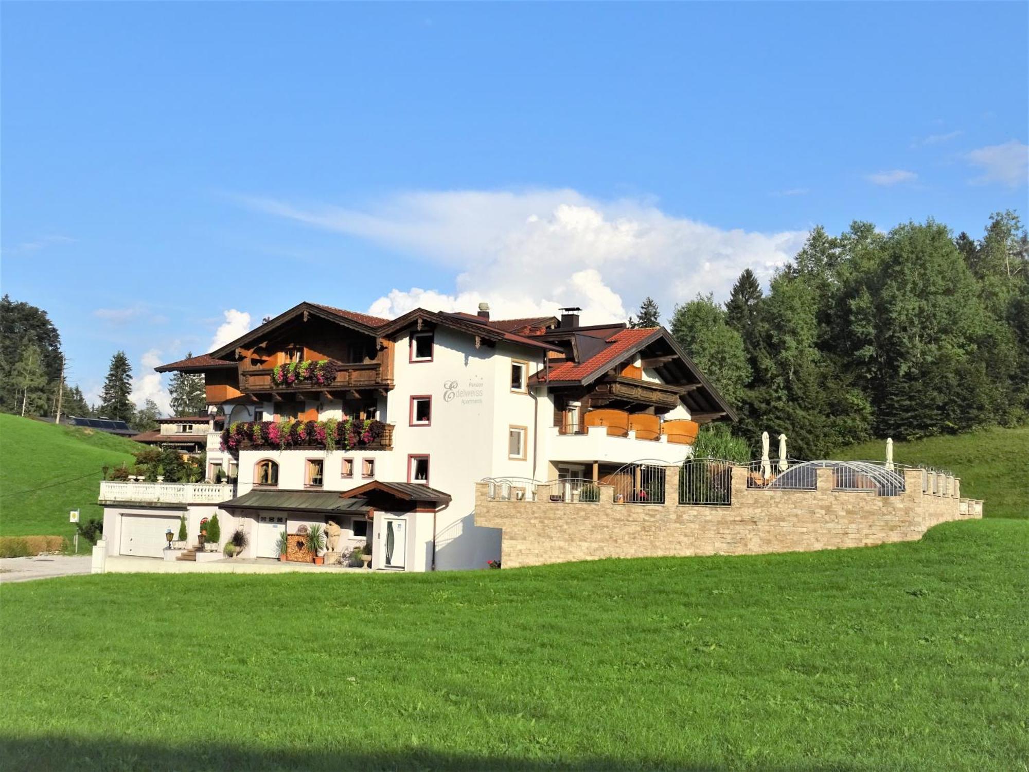 Pension Edelweiss Breitenbach am Inn Esterno foto