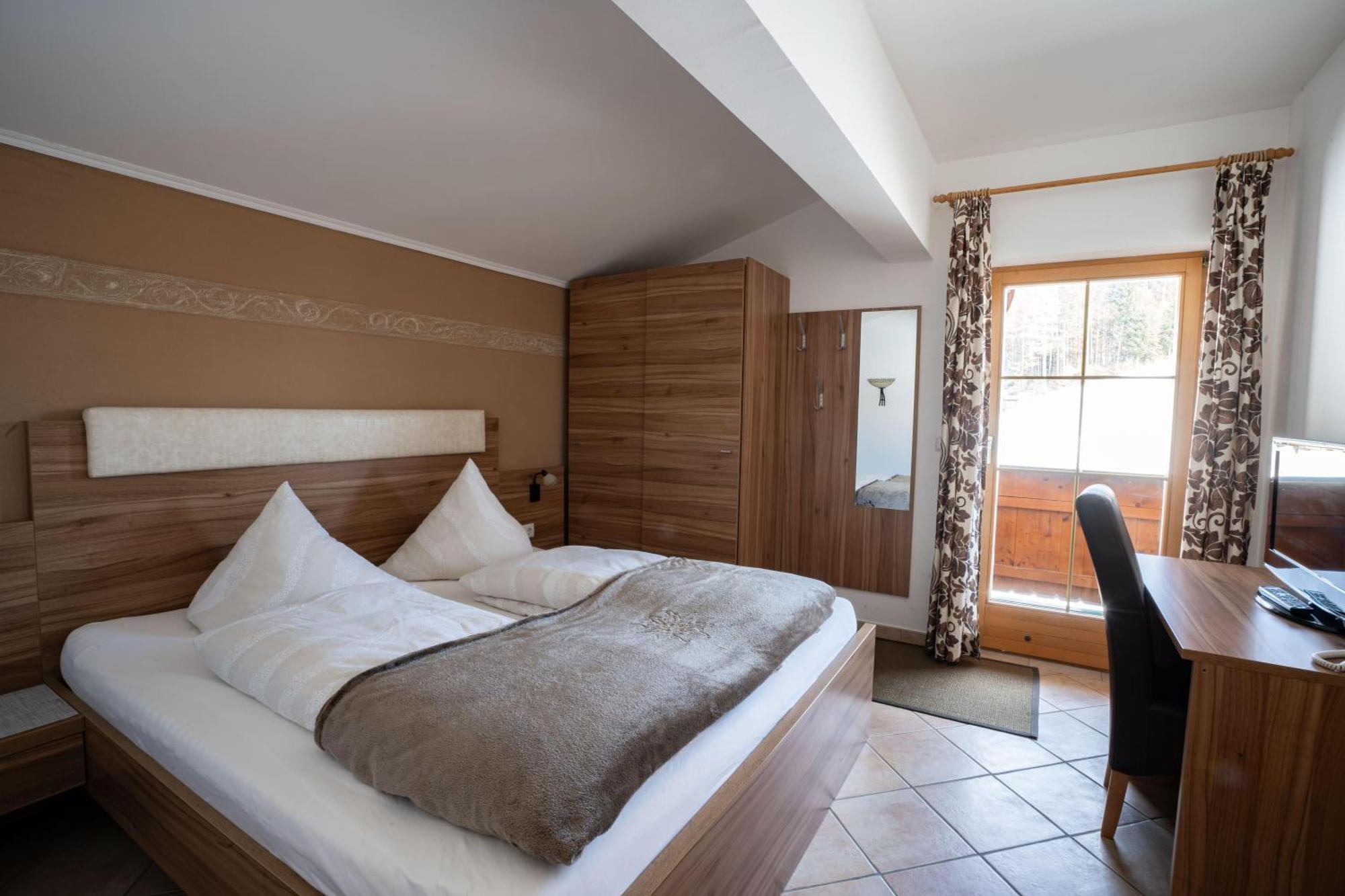 Pension Edelweiss Breitenbach am Inn Esterno foto